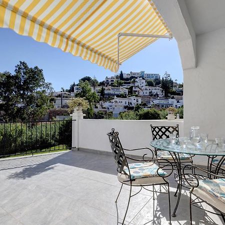 Quaint 2 Bedroom Townhouse With Pool Close To Sea! Benalmádena Exterior photo