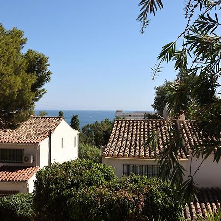 Quaint 2 Bedroom Townhouse With Pool Close To Sea! Benalmádena Exterior photo