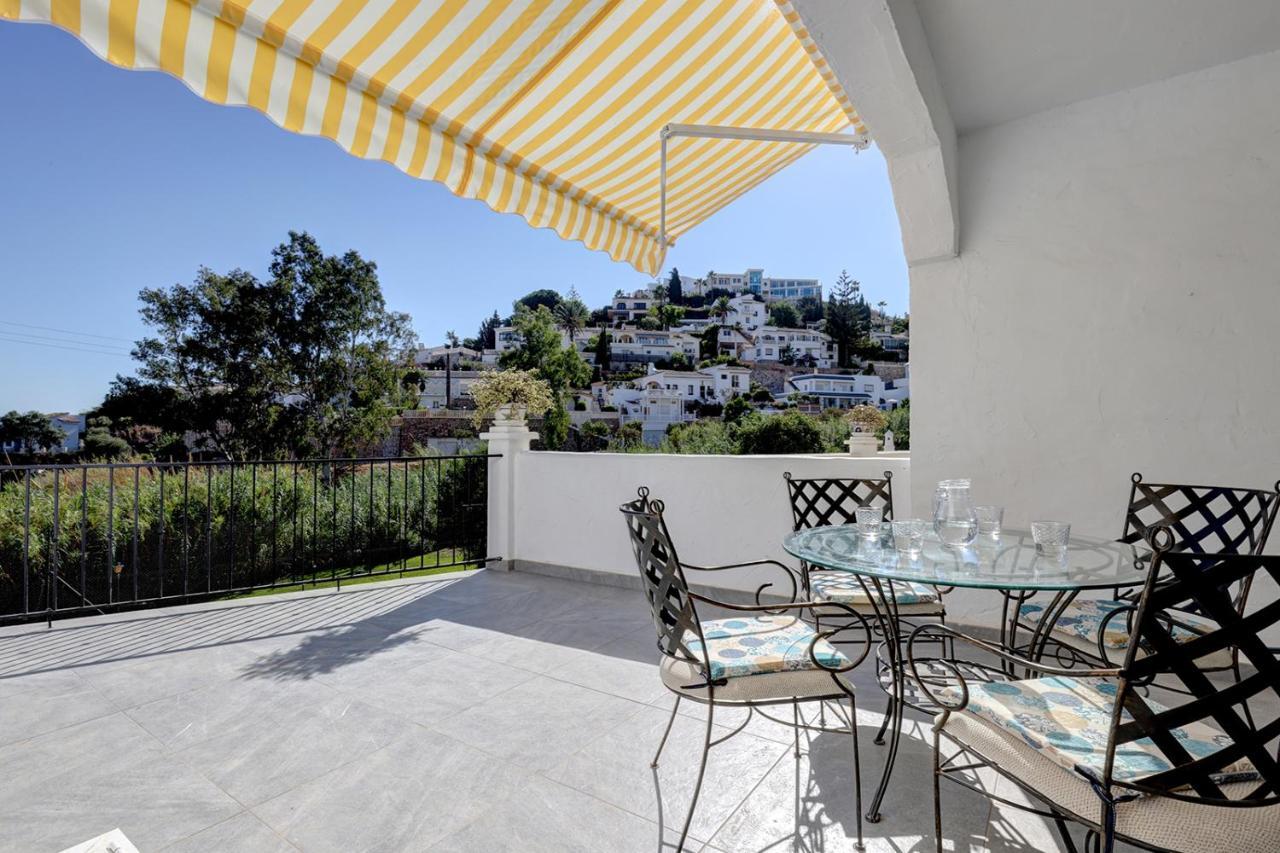 Quaint 2 Bedroom Townhouse With Pool Close To Sea! Benalmádena Exterior photo