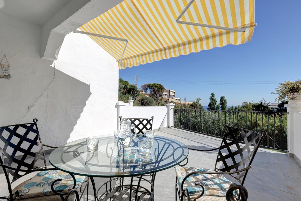 Quaint 2 Bedroom Townhouse With Pool Close To Sea! Benalmádena Exterior photo