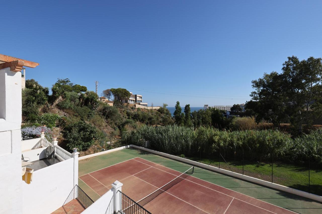 Quaint 2 Bedroom Townhouse With Pool Close To Sea! Benalmádena Exterior photo