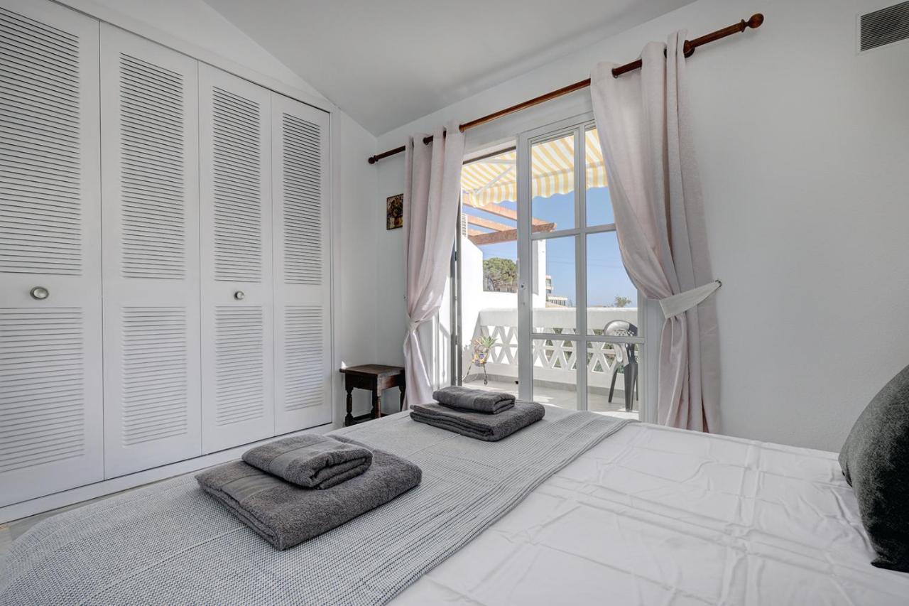 Quaint 2 Bedroom Townhouse With Pool Close To Sea! Benalmádena Exterior photo
