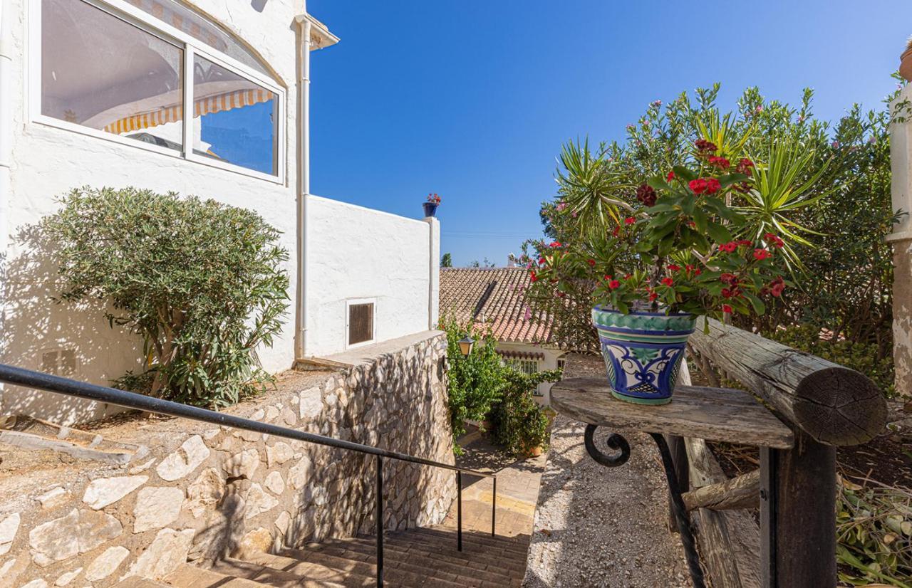 Quaint 2 Bedroom Townhouse With Pool Close To Sea! Benalmádena Exterior photo