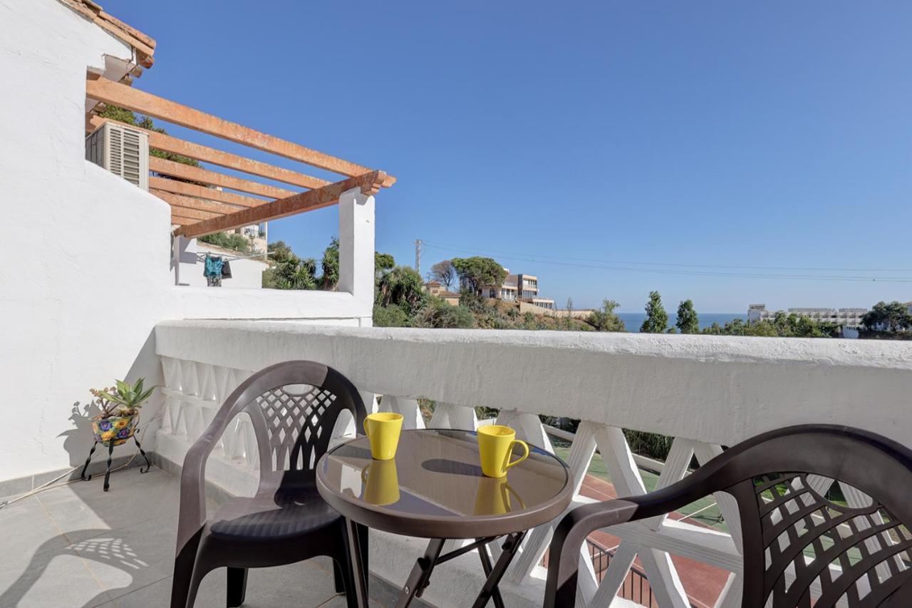 Quaint 2 Bedroom Townhouse With Pool Close To Sea! Benalmádena Exterior photo