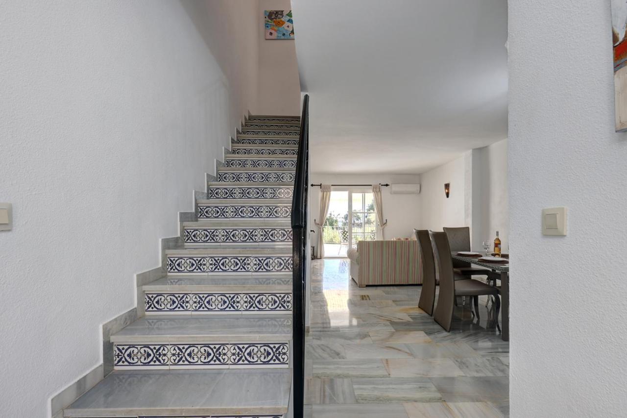 Quaint 2 Bedroom Townhouse With Pool Close To Sea! Benalmádena Exterior photo